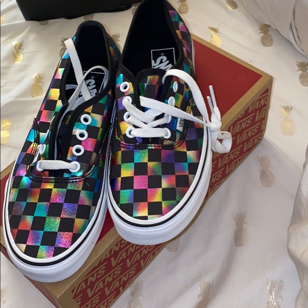 Iridescent check black